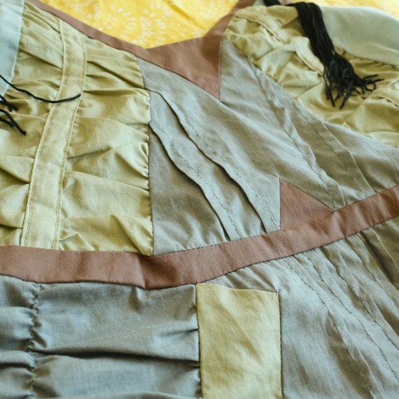 BCBGMaxAzria Designer V-neck Colour Block Tank Top - Picture 8 of 9